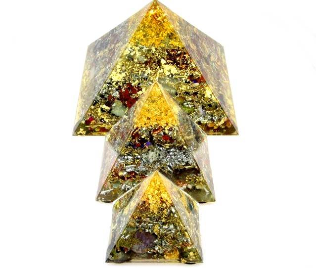 Orpanit® Orgonit Pyramide Gold „Herzenslicht“ Premium L