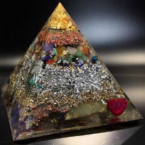 Orpanit® Orgonit Pyramide Gold „Herzenslicht“ Premium L