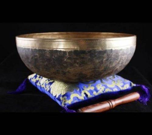 Chaken Klangschale ca. 3.300 gr. - 3,3 kg Nepal handgehämmert mit Holzklöppel
